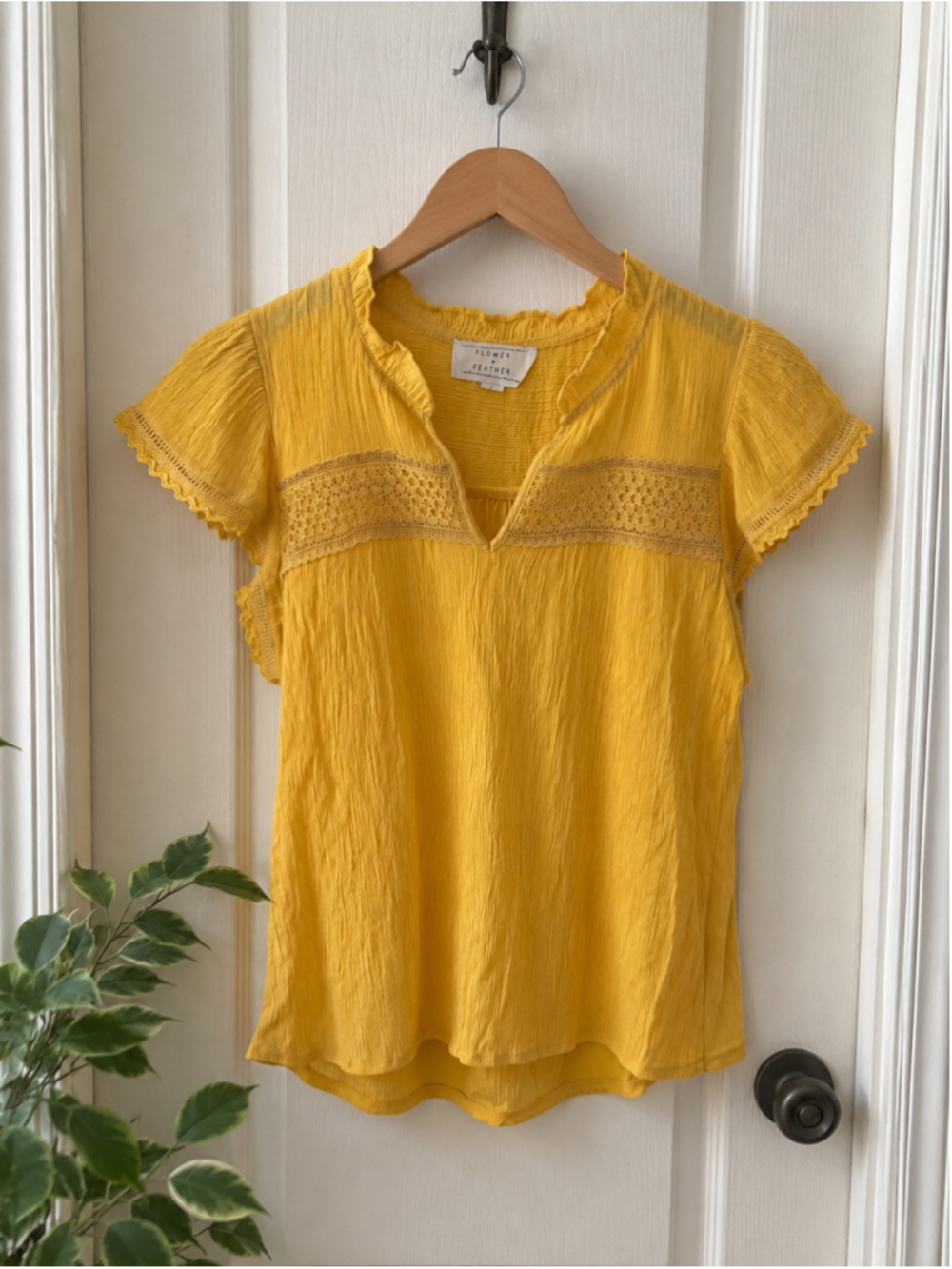 Women's Flower & Feather Yellow Blouse‎ Size L